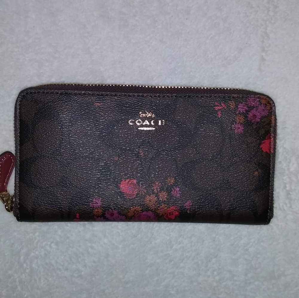 Coach wallet